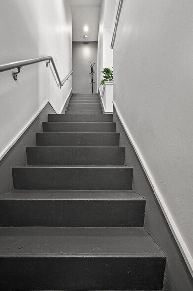 Building Photo - 160 E Berkeley St