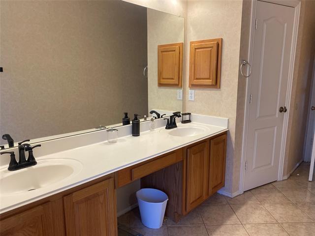 Building Photo - 1230 Donegal Ln