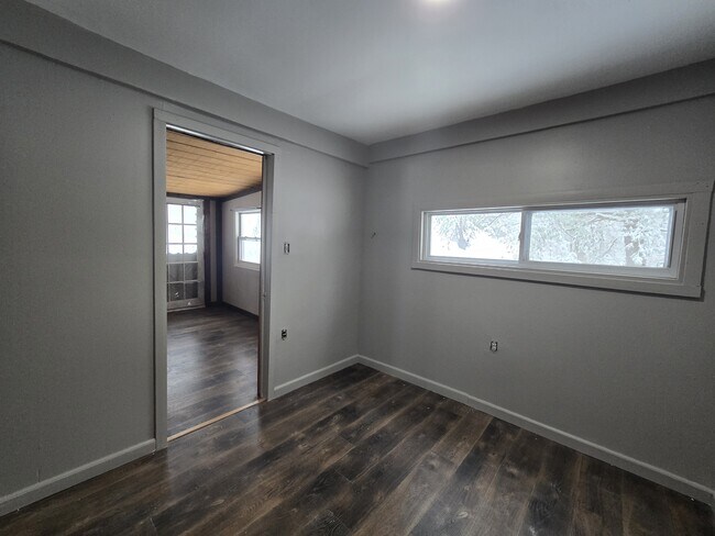 Building Photo - 14690 W Pine Lake Rd