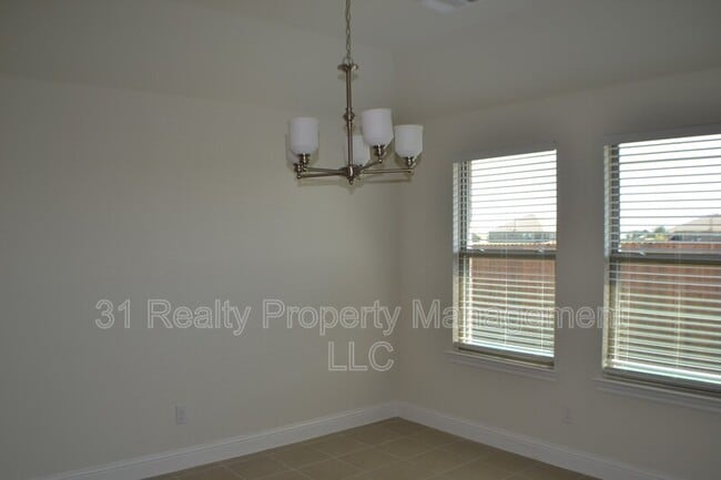 Building Photo - 1119 Sumner Dr