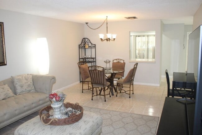 Building Photo - 13115 Belhaven Ct