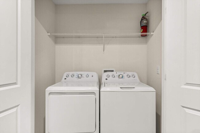 Building Photo - 1521 Flange Dr