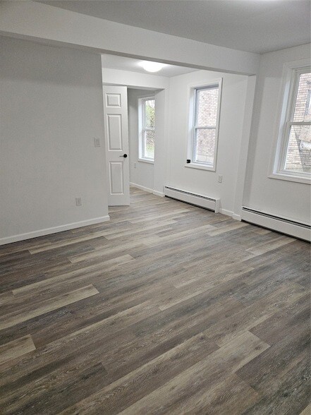 Building Photo - 120 Henry St