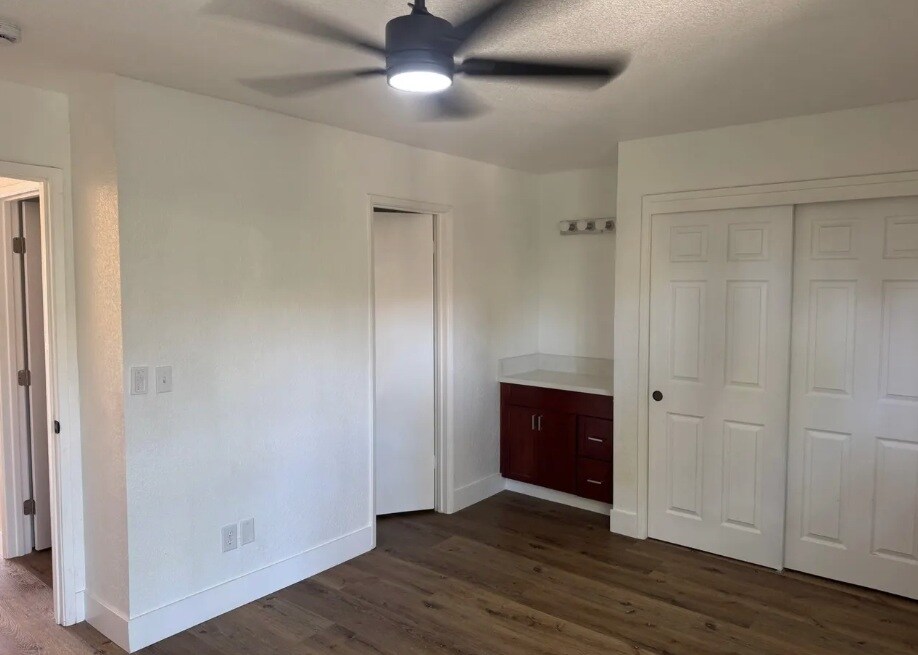 Building Photo - 2116 Mount Vernon Dr