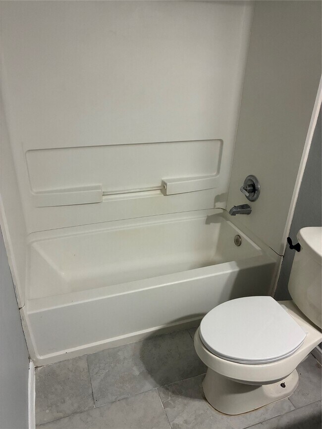 Building Photo - 9126 Kendale Dr