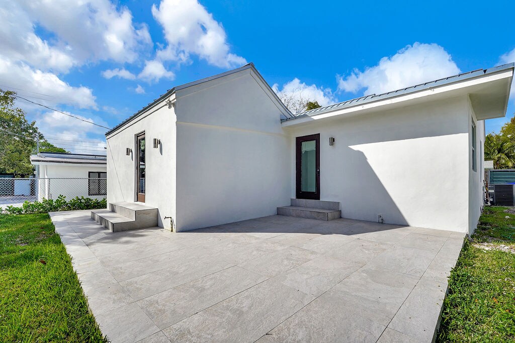 Building Photo - 84 NW 48th St