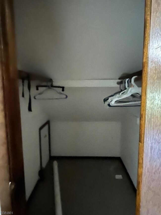 Building Photo - 469 Crooks Ave