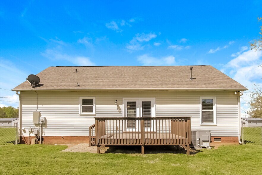 Building Photo - 104 Dameron Rd