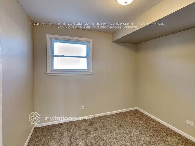 Building Photo - 1816 N 38th Ave