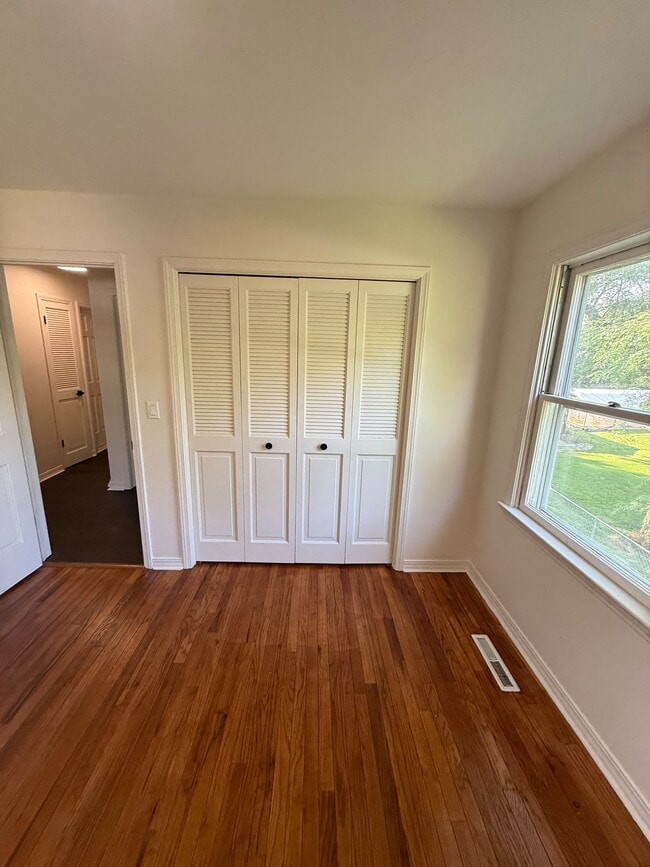 Building Photo - 6939 Highland Dr