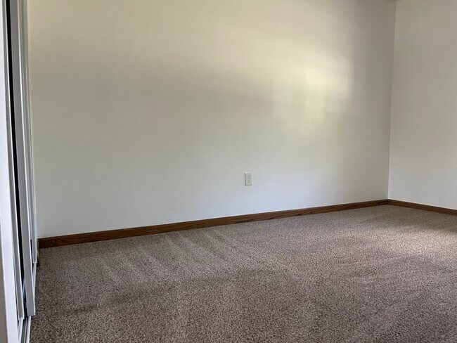 Building Photo - 1380 Beechnut Dr