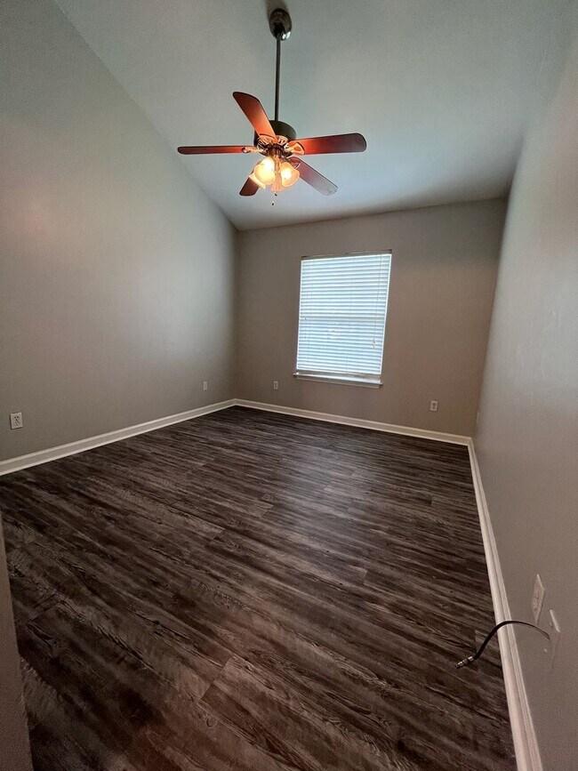 Building Photo - 1707 S Calhoun St