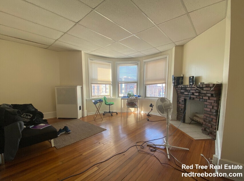 Building Photo - 873 Beacon St