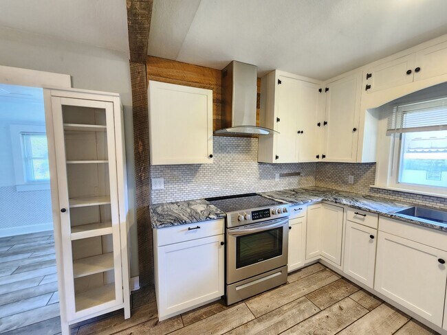 Building Photo - CandlerLong Term Rental