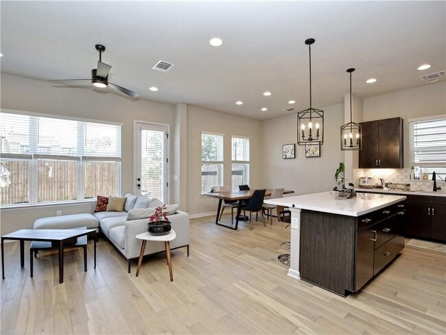 Building Photo - 13606 Cibolo Trace