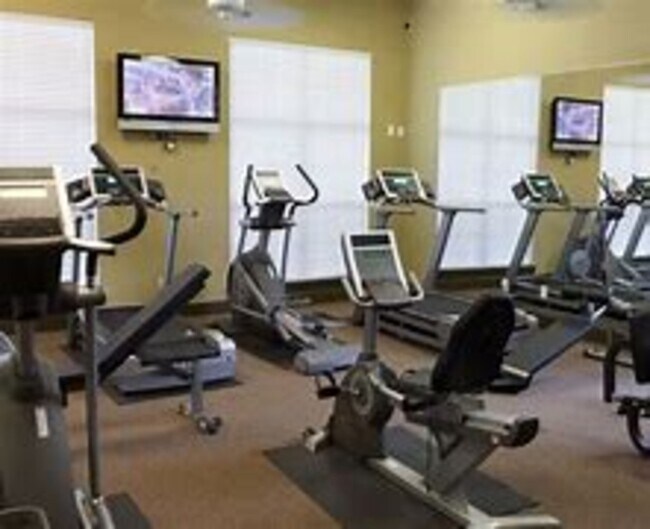 Building Photo - 286 Island Dr