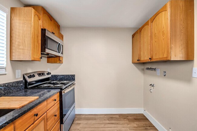 Building Photo - 817 W Heather Ln