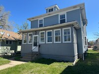 Building Photo - Spacious 3-Bedroom with Luxury Upgrades!!