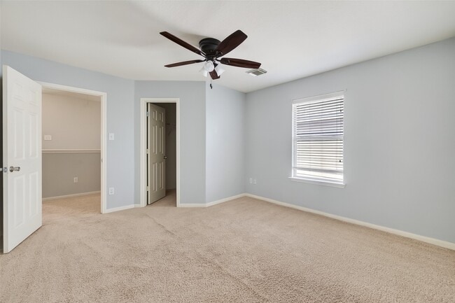 Building Photo - 31722 Royal Woods Ct