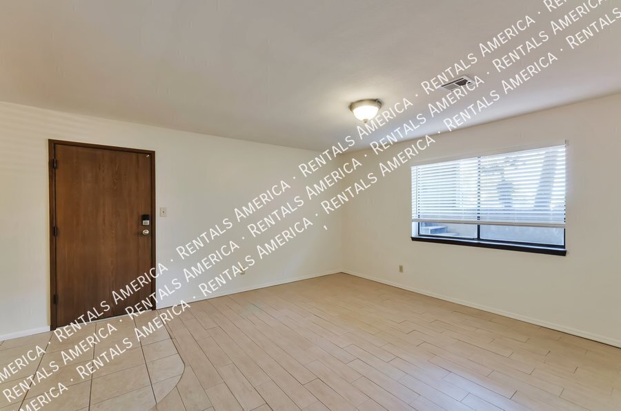 Building Photo - 6311 N Barcelona Ct