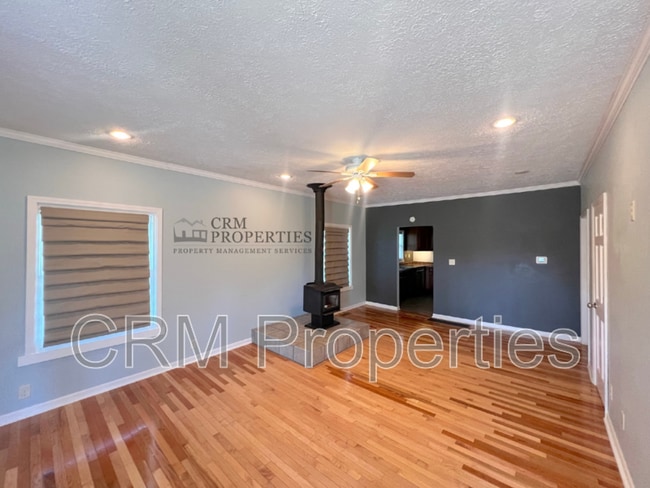 Building Photo - 414 W King St