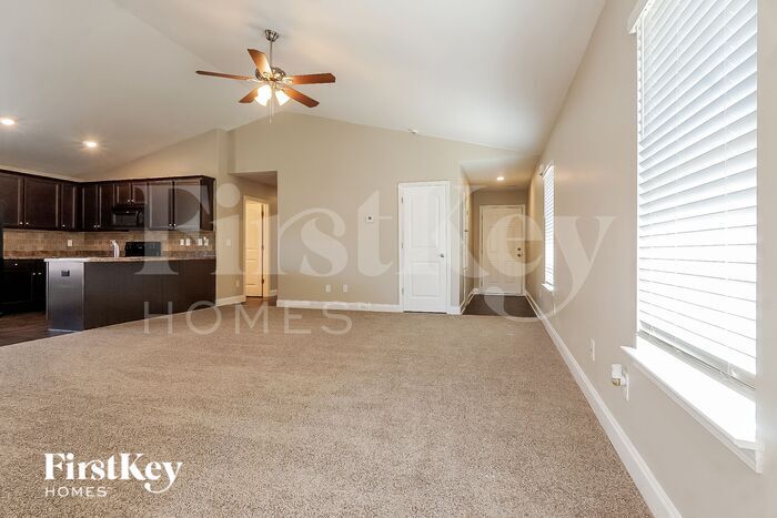 Building Photo - 2043 Village Ridge Cir