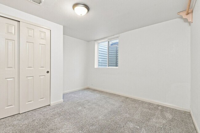 Building Photo - Outstanding Ranch Style home in Arvada!
