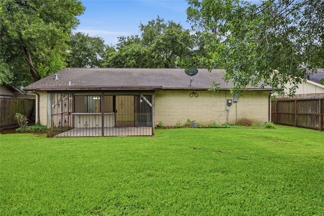 Building Photo - 2126 Quail Valley E Dr