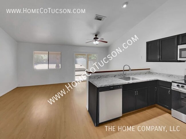 Building Photo - 3873 S Havenhurst Dr