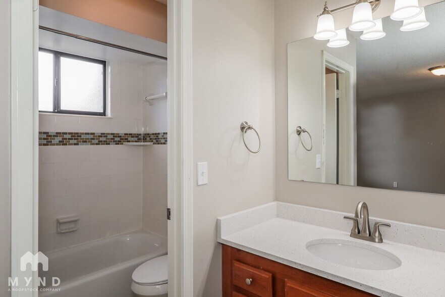 Building Photo - 10429 Osprey Nest Dr W