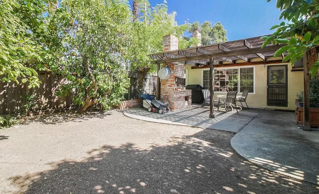 Building Photo - 6487 Hidden Creek Dr