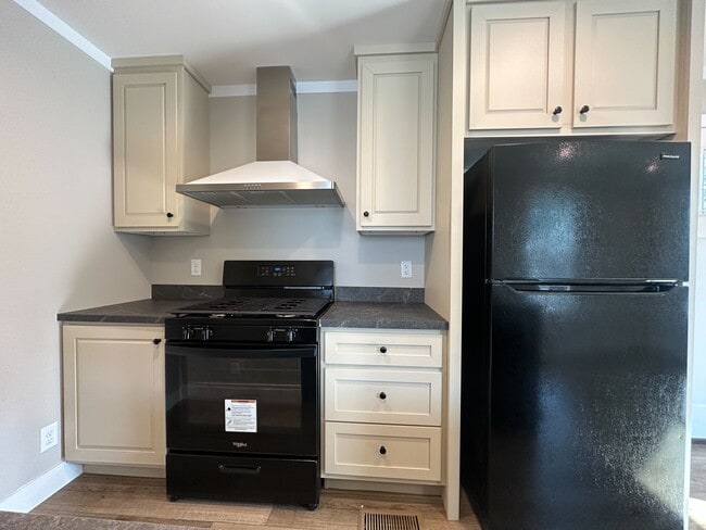 Building Photo - 76 E U.S. Hwy 6