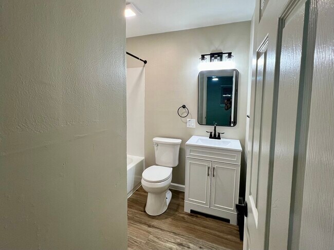 Building Photo - 3317 Bampton Ave