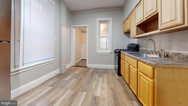 Building Photo - 5139 Ludlow St