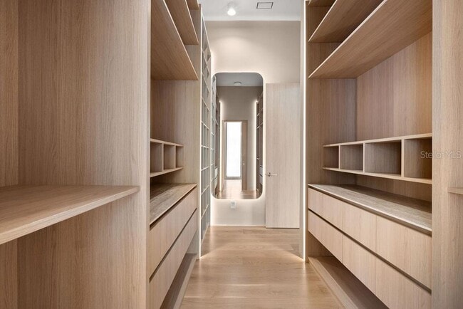 Building Photo - 1742 Temple Dr