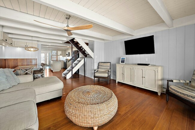 Building Photo - 617 Bayshore Dr