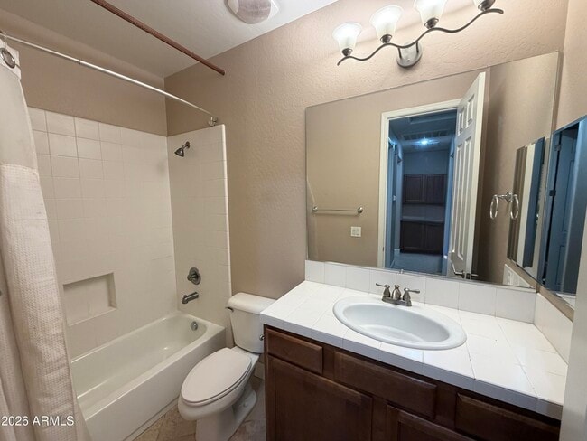 Building Photo - 421 W Wisteria Pl