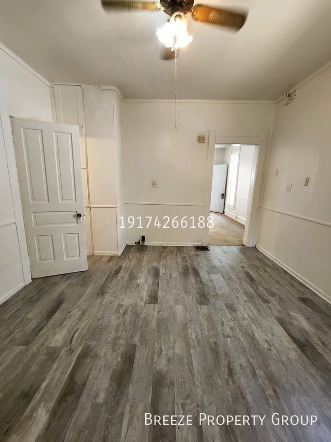 Building Photo - 323 Champion St