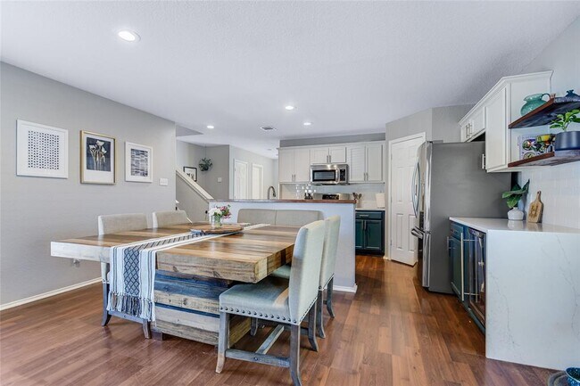 Building Photo - 1410 Davis Mountain Loop