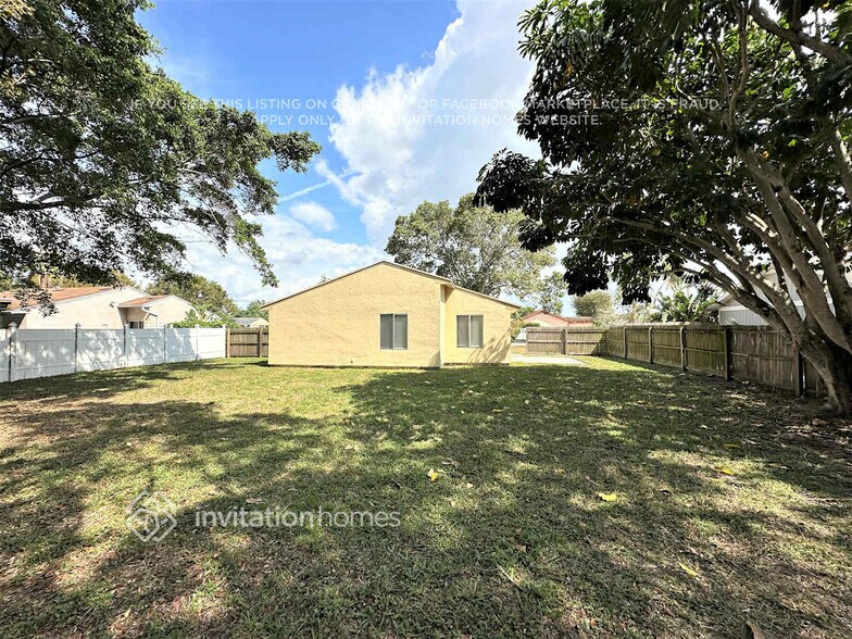 Building Photo - 1309 Savoyard Way