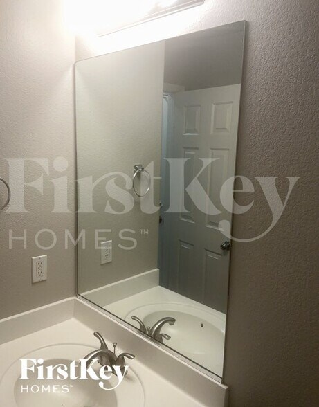 Building Photo - 9350 Boulder Opal Ave