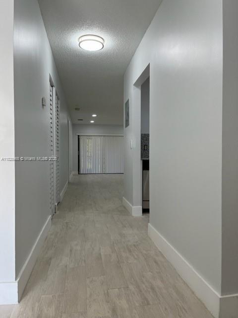 Building Photo - 447 Lakeview Dr