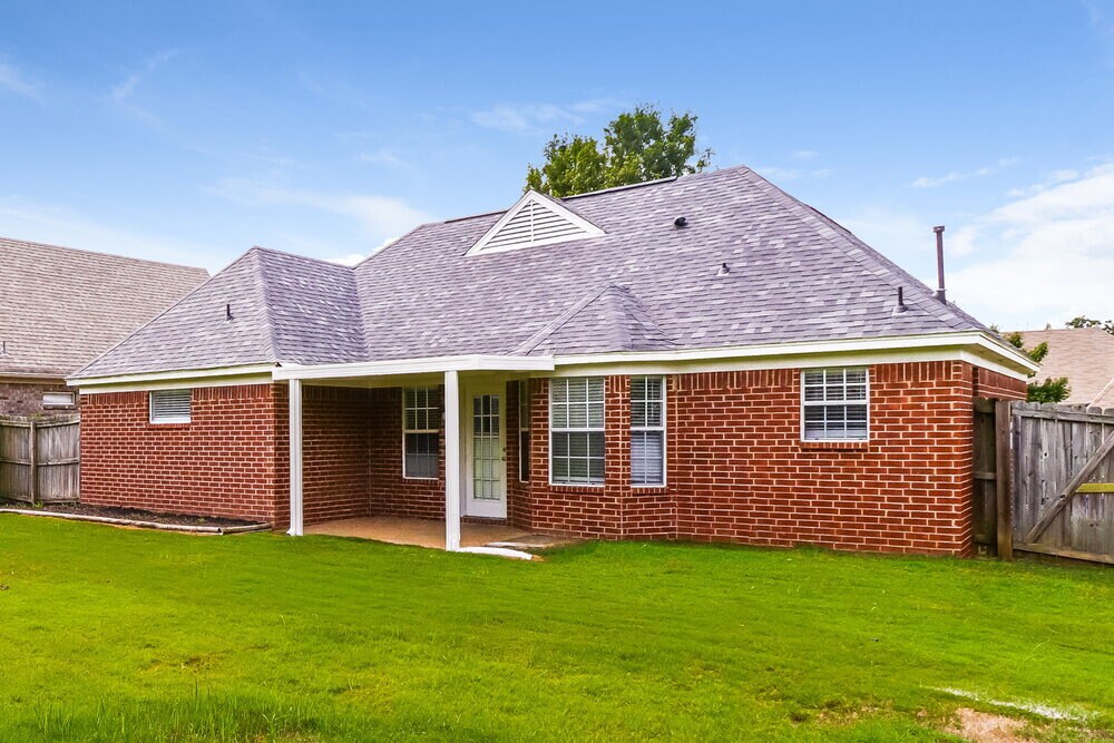 Building Photo - 5746 Oakley St