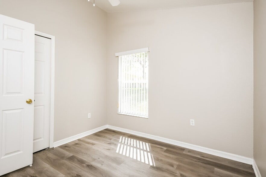 Building Photo - 515 Winthrop Pl