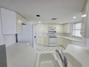 Building Photo - North Highway A1A, Fort Pierce, FL 34949 - 3 BR 2 BA condo