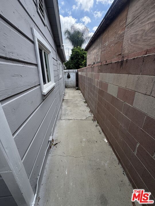 Building Photo - 6111 Greenwood Ave