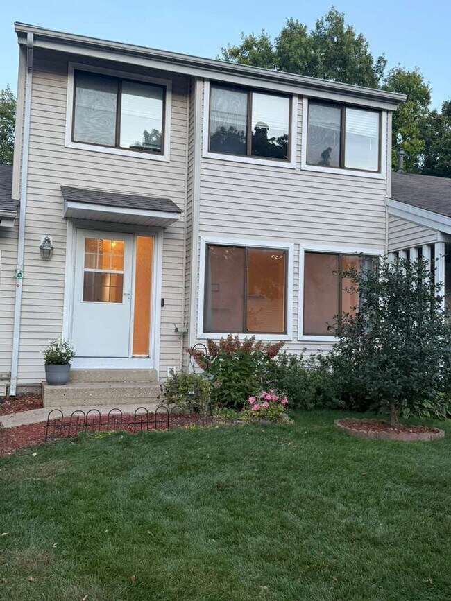 Building Photo - 1410 Whispering Springs Cir