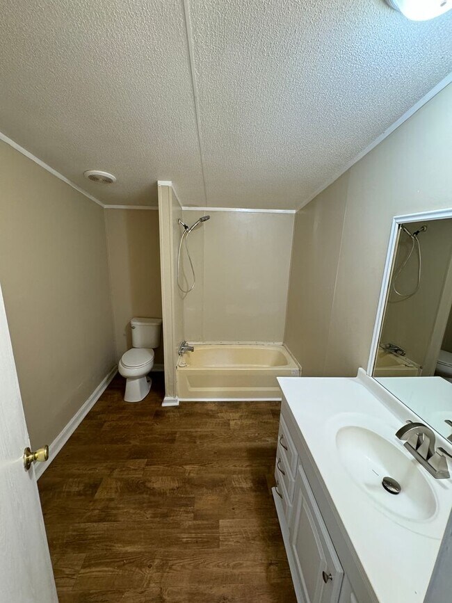 Building Photo - 161 Flournoy Lucas Rd