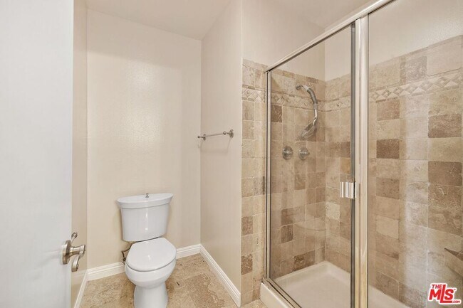 Building Photo - 1732 Palisades Dr