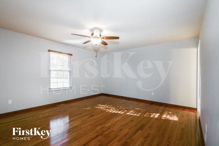 Building Photo - 1530 Froesel Dr